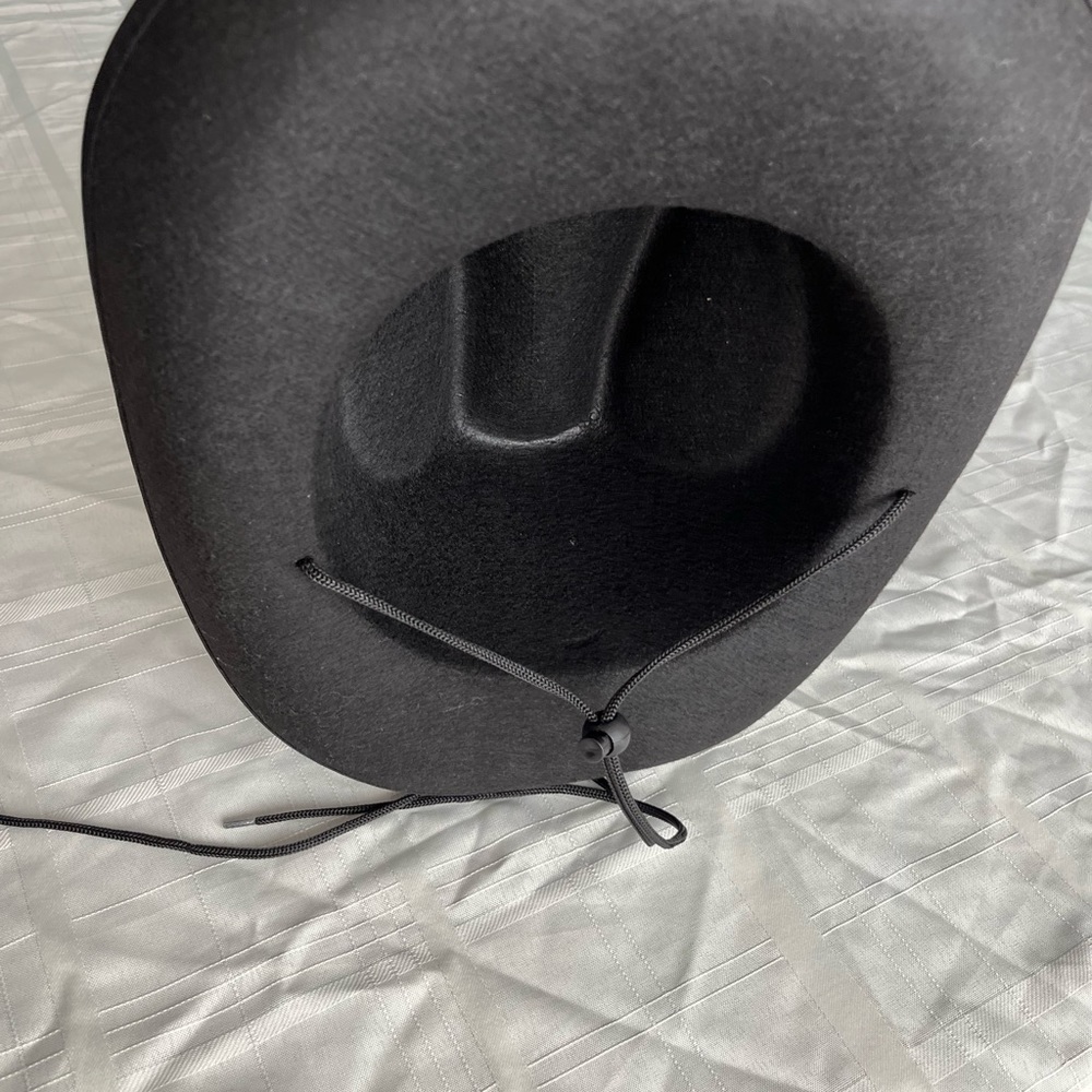 2 black hats
